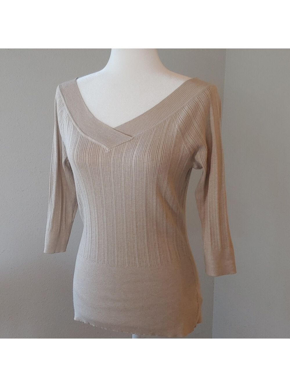 White House Black Market Heather Beige Off-the-Shoulder Sweater size Medium NWT